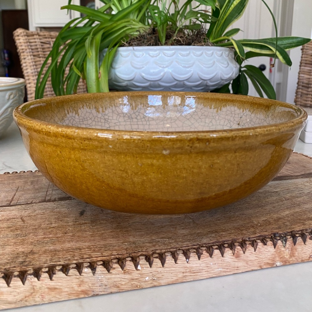 BEAUTIFUL VINTAGE EARTHENWARE BOWL